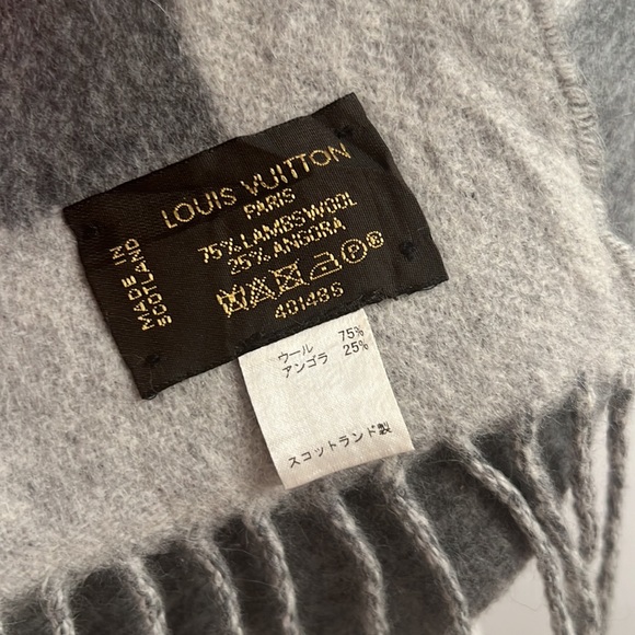 Louis Vuitton Scarf Luxurious Soft 70”L x 11” W 75% Lambswool, 25% Angora 40148S - Picture 6 of 7